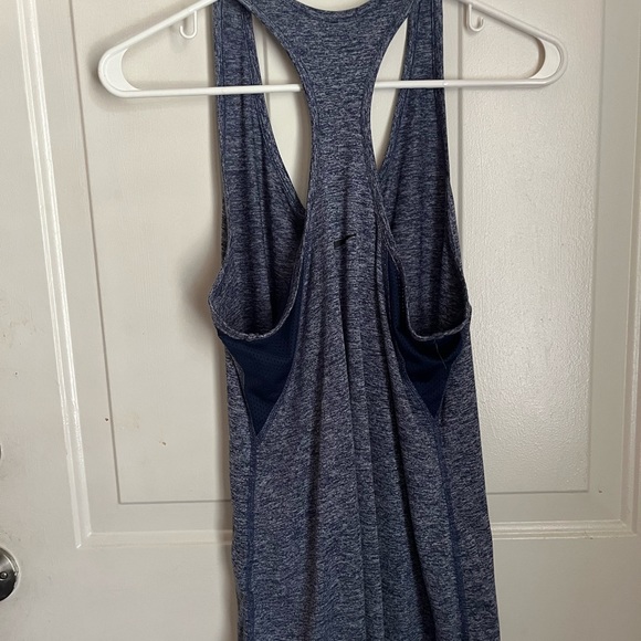 Nike dry fit top - Picture 3 of 4